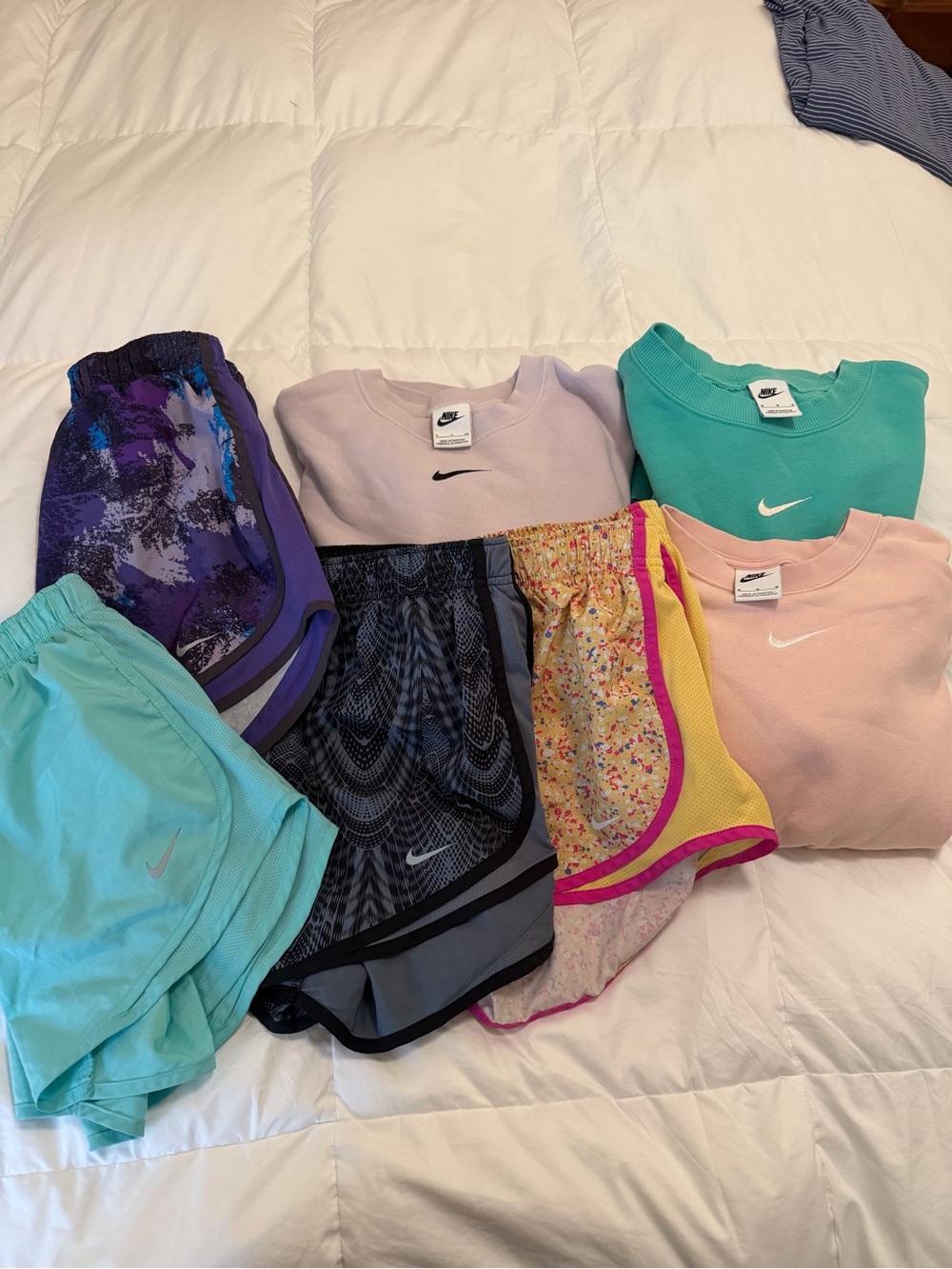 Women’s Nike Shorts and Sweatshirt Bundle Size Medium